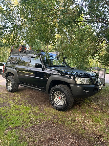 Nissan Patrol 2 of 10