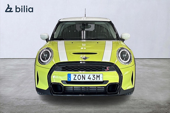MINI Cooper S 5 of 16