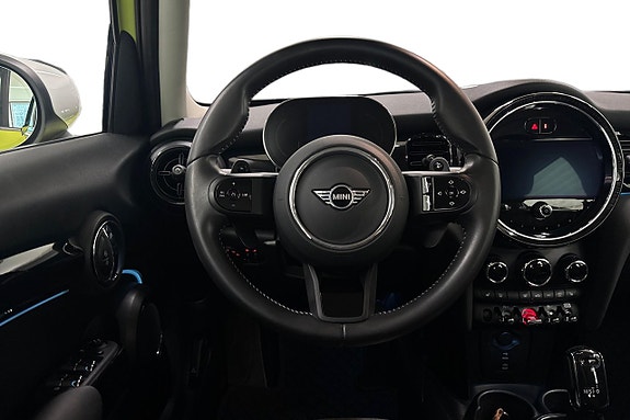 MINI Cooper S 9 of 16