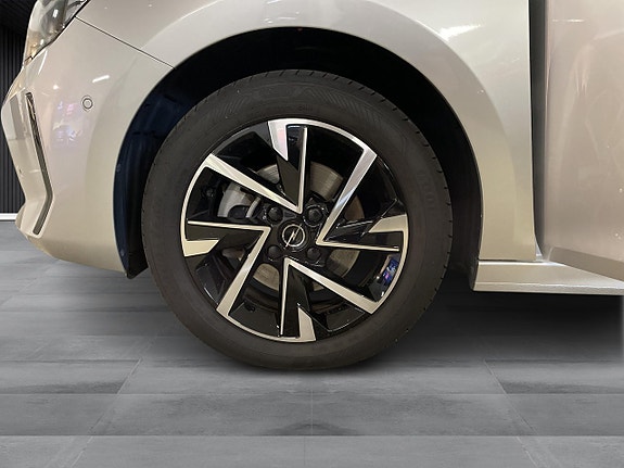 Opel Corsa 12 of 12