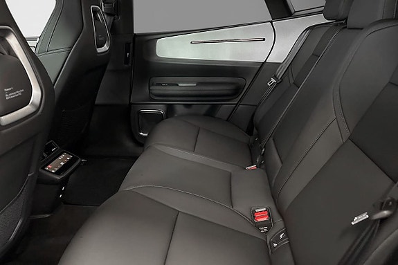 Polestar 4 13 of 27
