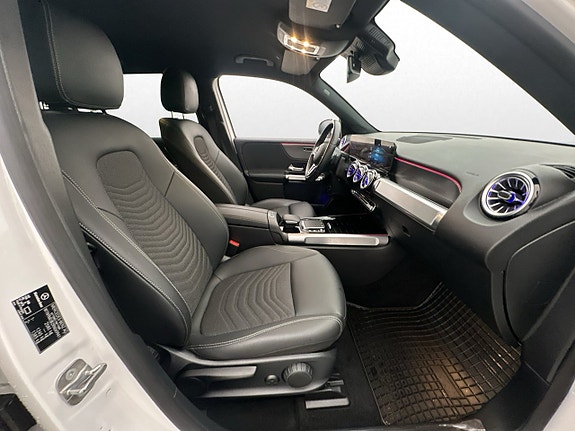 Mercedes-Benz EQB300 22 of 24