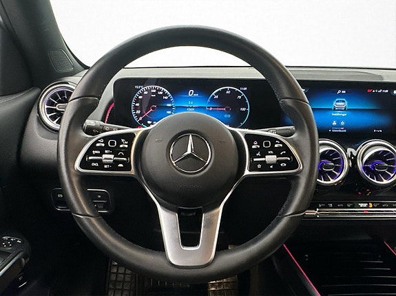 Mercedes-Benz EQB300 17 of 24