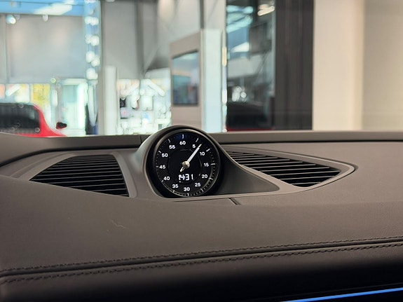 Porsche Macan GTS 8 of 12