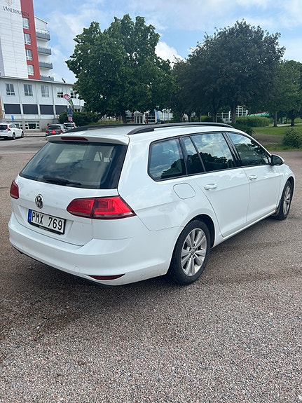 Volkswagen Golf VII 3 of 9