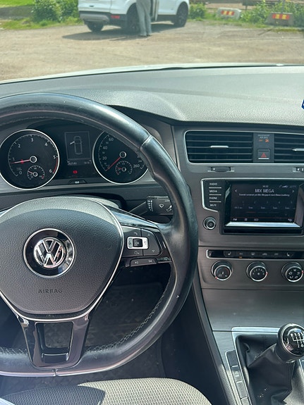 Volkswagen Golf VII 7 of 9