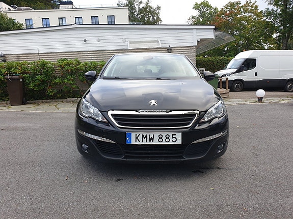 Peugeot 308 2 of 26