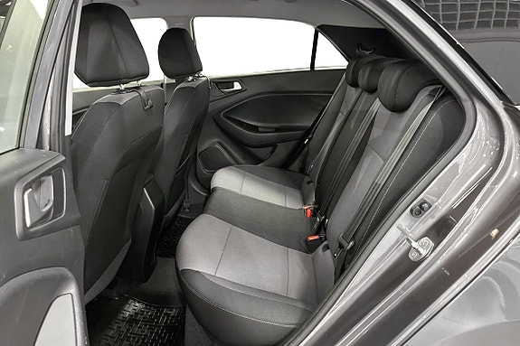 Hyundai i20 7 of 10