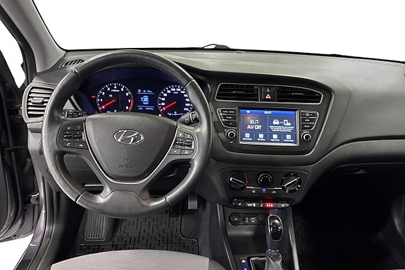 Hyundai i20 6 of 10