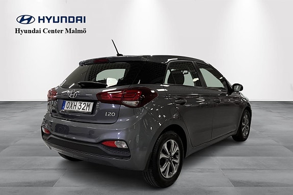 Hyundai i20 2 of 10