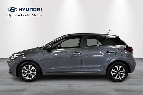 Hyundai i20 3 of 10