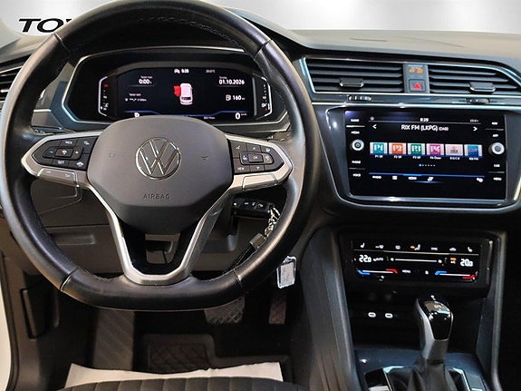 Volkswagen Tiguan Allspace 8 of 23