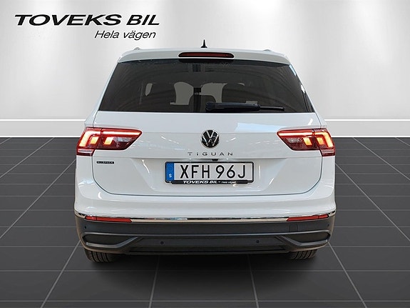 Volkswagen Tiguan Allspace 4 of 23