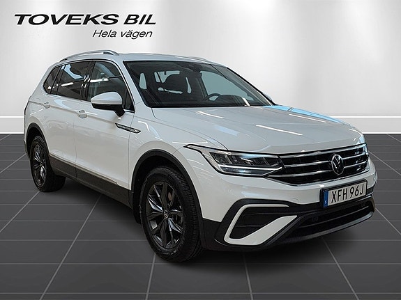 Volkswagen Tiguan Allspace 2 of 23