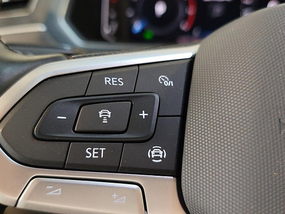 Volkswagen Tiguan Allspace 17 of 23