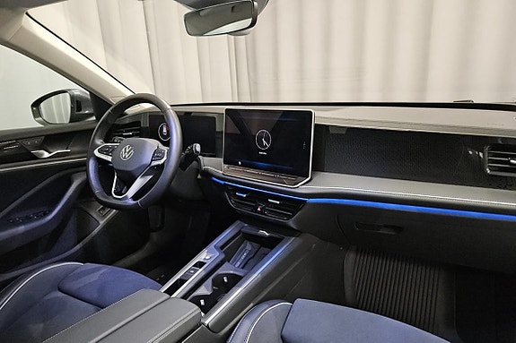 Volkswagen Passat 8 of 12