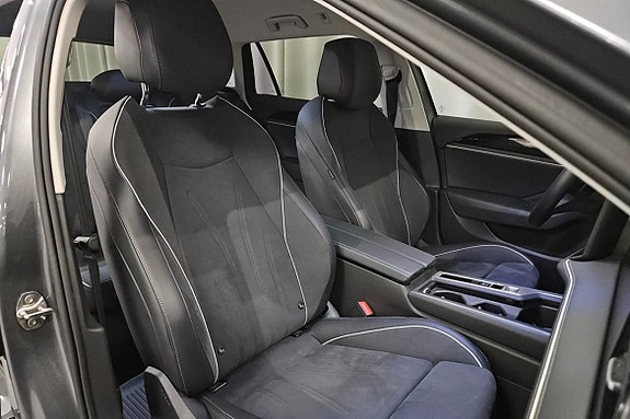 Volkswagen Passat 7 of 12