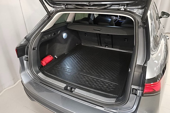 Volkswagen Passat 10 of 12