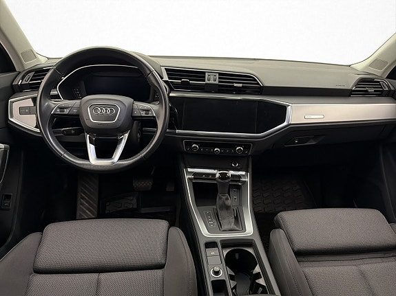 Audi Q3 12 of 22