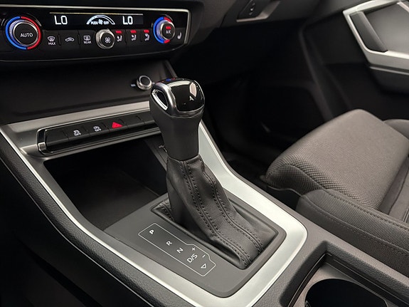 Audi Q3 20 of 22