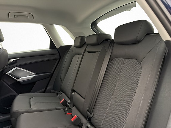 Audi Q3 16 of 22