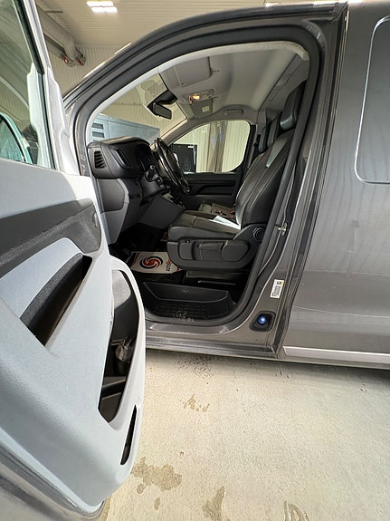 Opel Vivaro 2 of 6