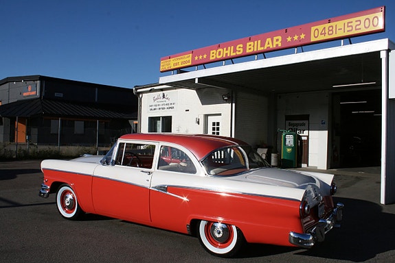 Ford Custom 2 of 20