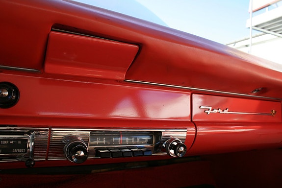 Ford Custom 14 of 20