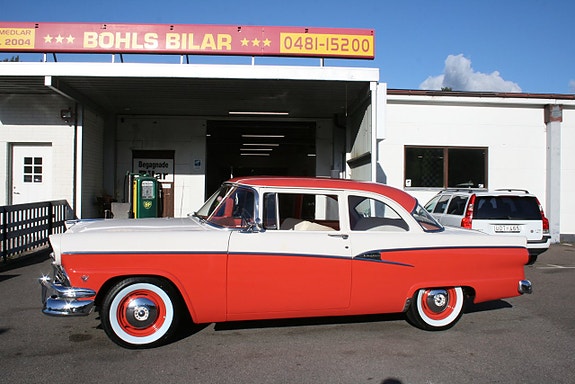 Ford Custom