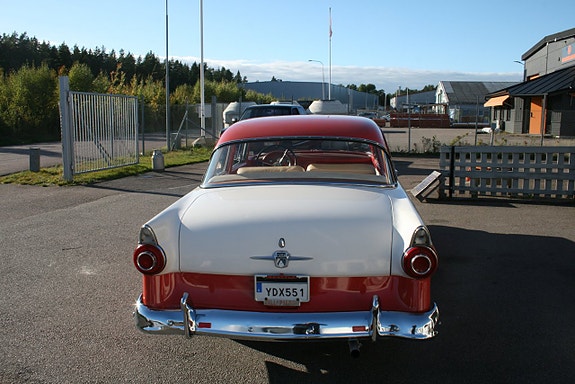 Ford Custom 8 of 20