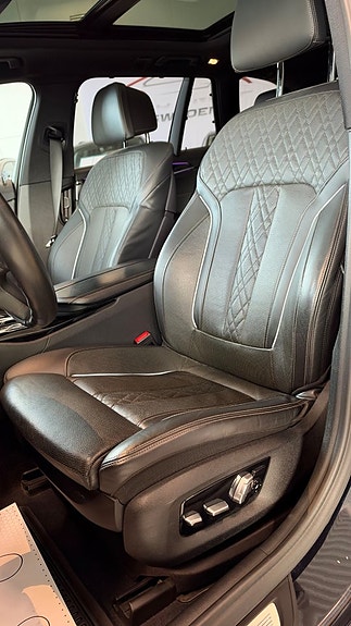 BMW 540i 12 of 16