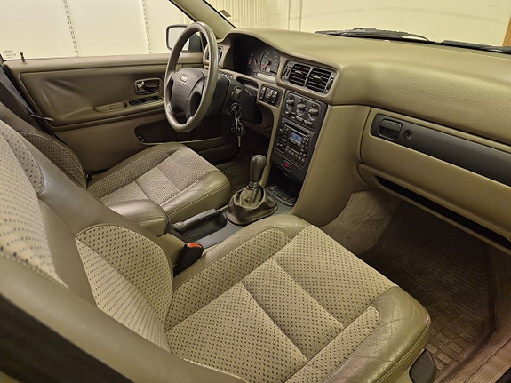 VOLVO V70 2.5 20V 170 ch BVM - CUIR - ATTELAGE FIXE - 278300 km