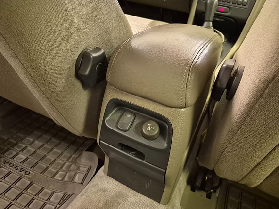 VOLVO V70 2.5 20V 170 ch BVM - CUIR - ATTELAGE FIXE - 278300 km