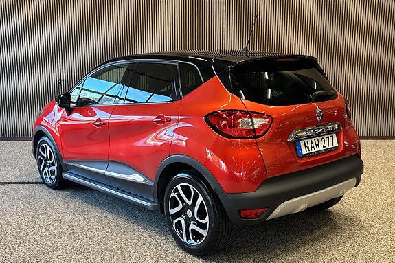 Renault Captur 3 of 9
