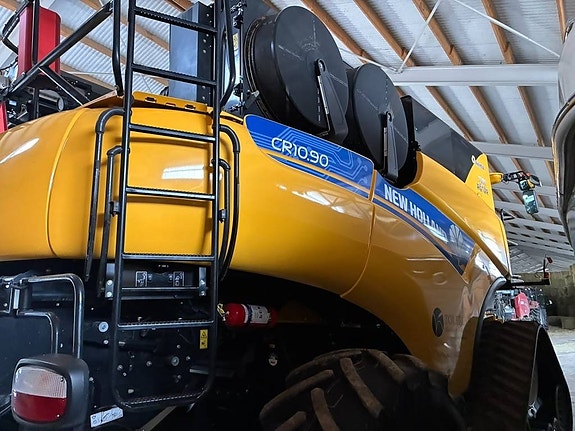 New Holland CR 10.90 4 of 6