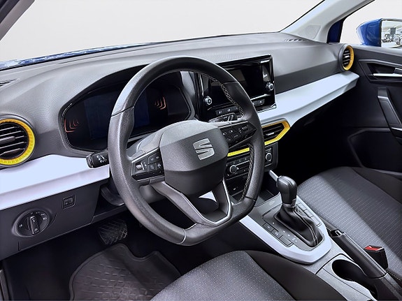 Seat Arona 8 of 14