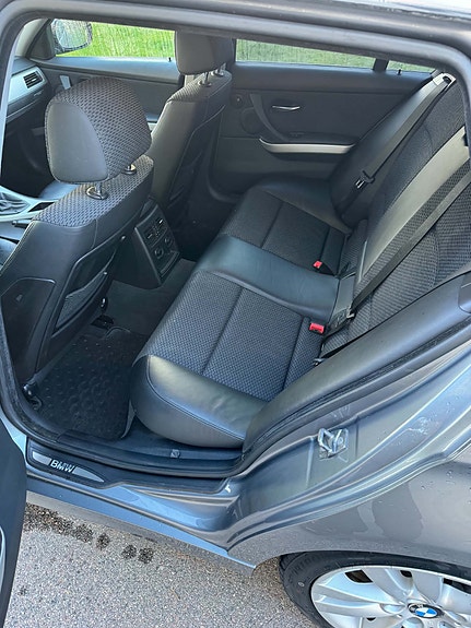 BMW 330d 6 of 8