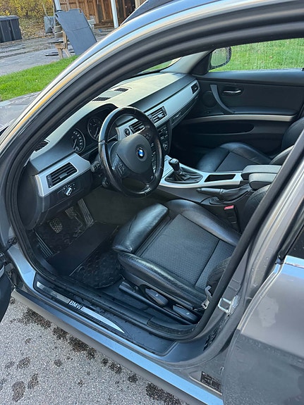BMW 330d 5 of 8