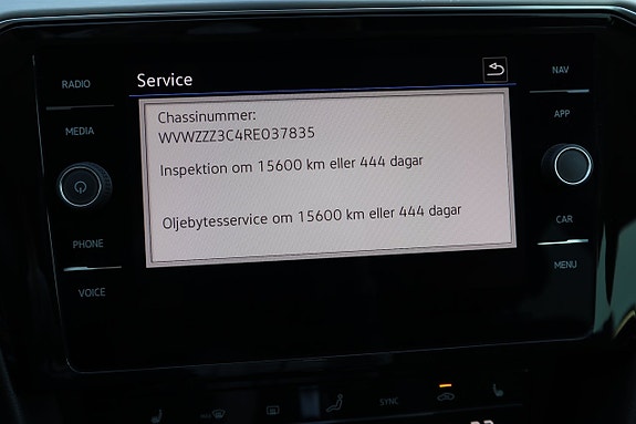 Volkswagen Passat Alltrack 10 of 12