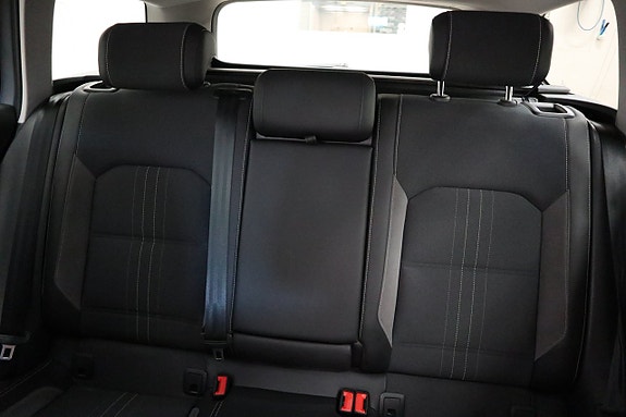 Volkswagen Passat Alltrack 5 of 12