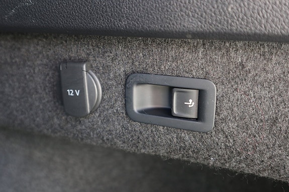Volkswagen Passat Alltrack 11 of 12