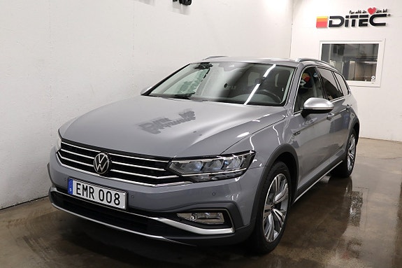 Volkswagen Passat Alltrack 2 of 12