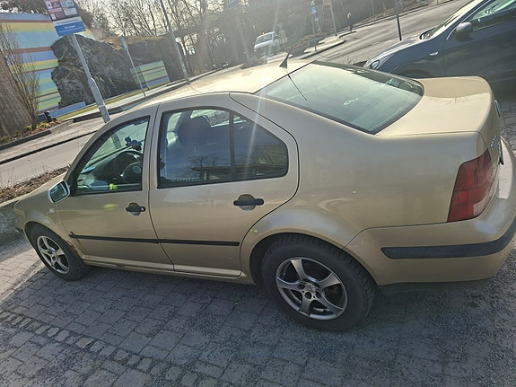 Volkswagen Bora 3 of 4