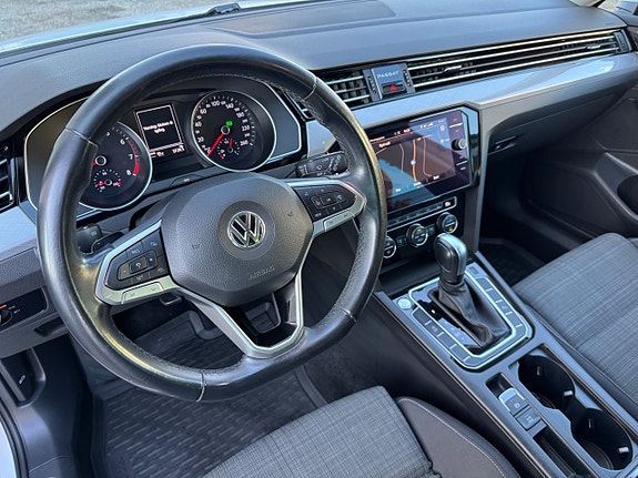 Volkswagen Passat 10 of 18
