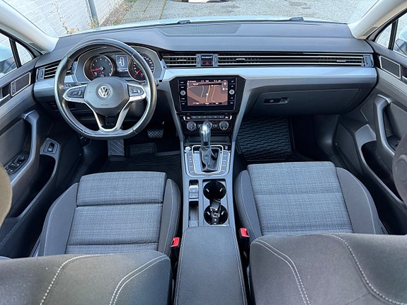 Volkswagen Passat 11 of 18