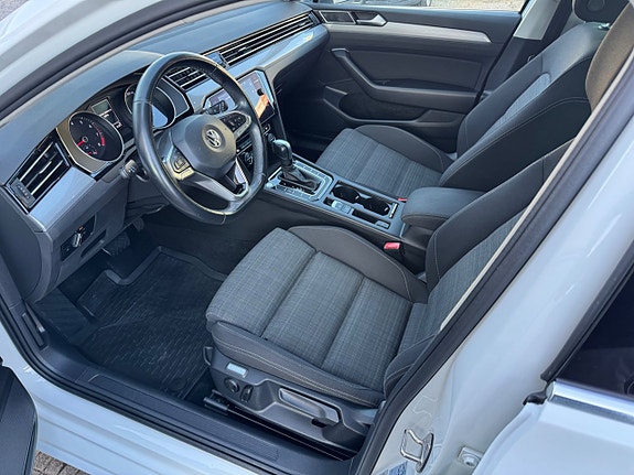 Volkswagen Passat 9 of 18