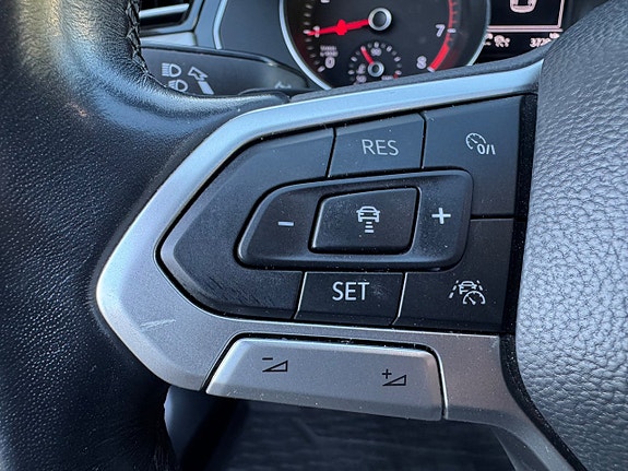 Volkswagen Passat 16 of 18