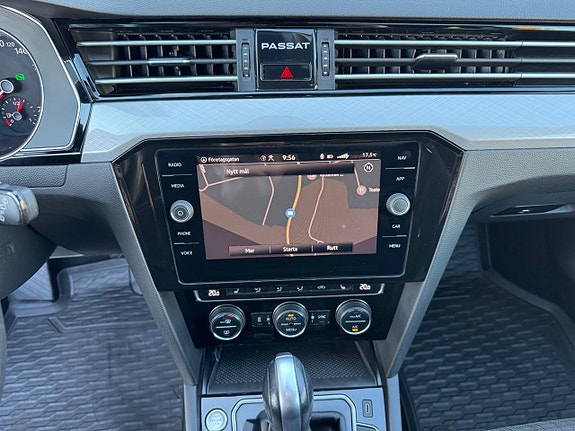 Volkswagen Passat 14 of 18