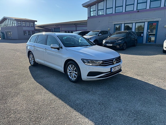 Volkswagen Passat 3 of 18