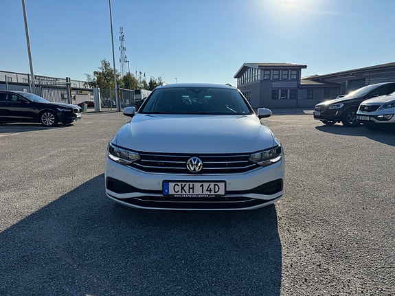 Volkswagen Passat 2 of 18